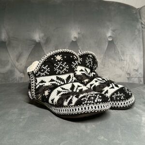 MUK‎ LUKS Amira Sweater-Knit Slipper Bootie